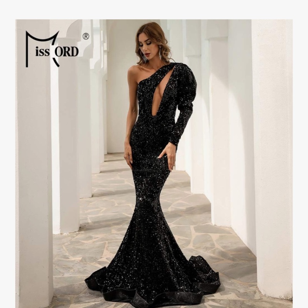 Missord Black Sequin One-Shoulder Gown - Picture 2 of 6